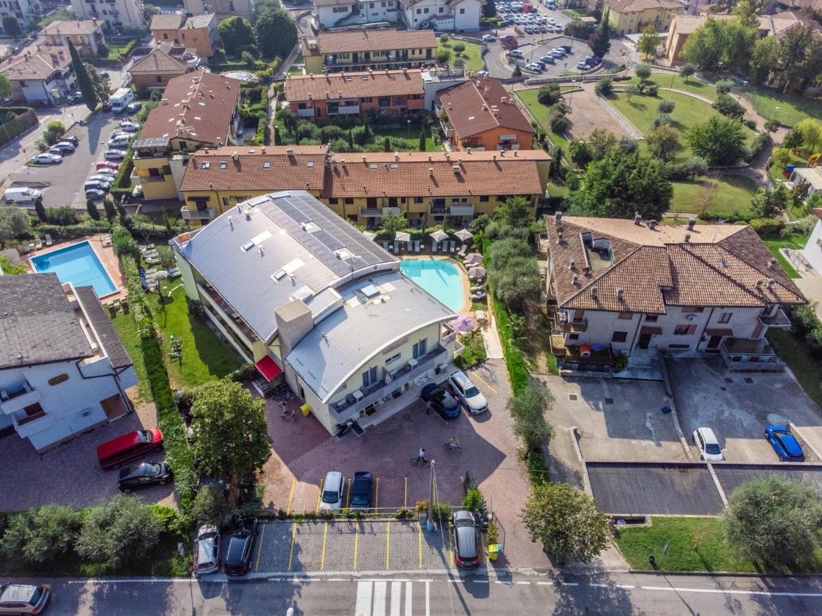 Hotel Alessandra Garda  Exterior photo